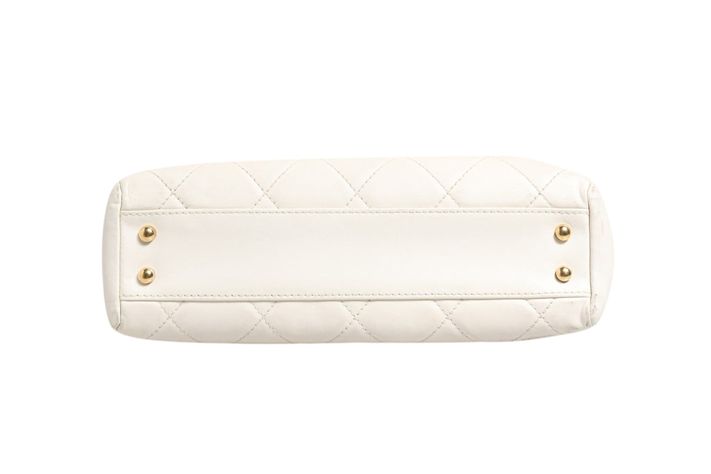 Shiny Calfskin Quilted Mini 22 White 1792563